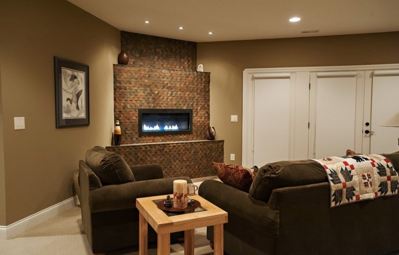 Family room with gas fireplace 